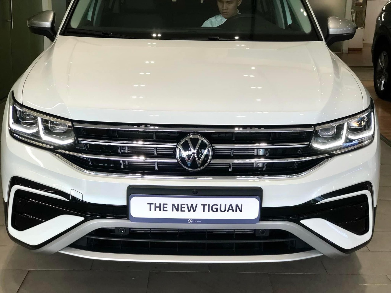 the new tiguan trắng (9)