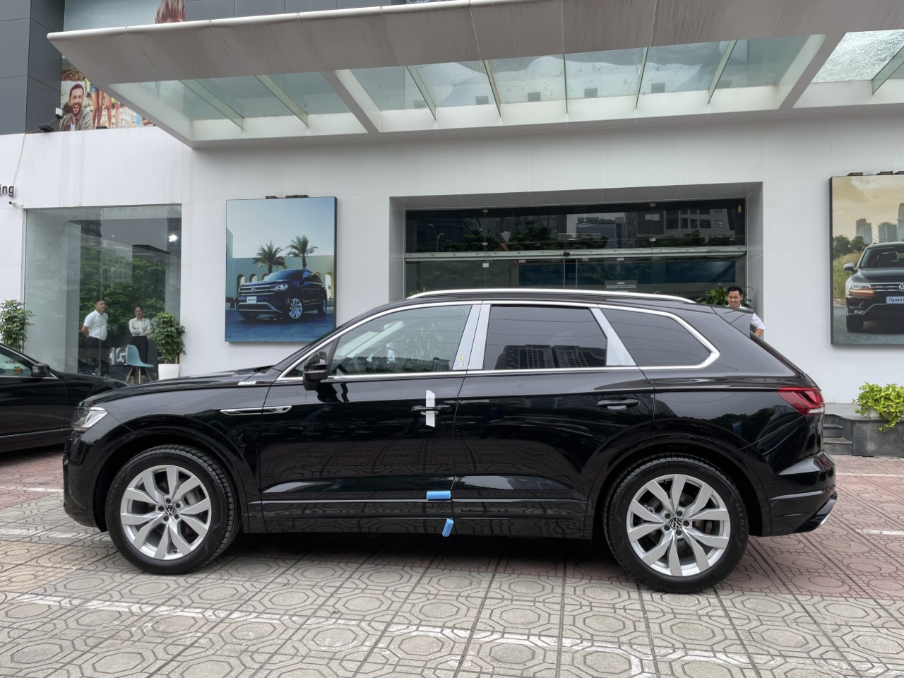 toureg luxury màu đen (4)