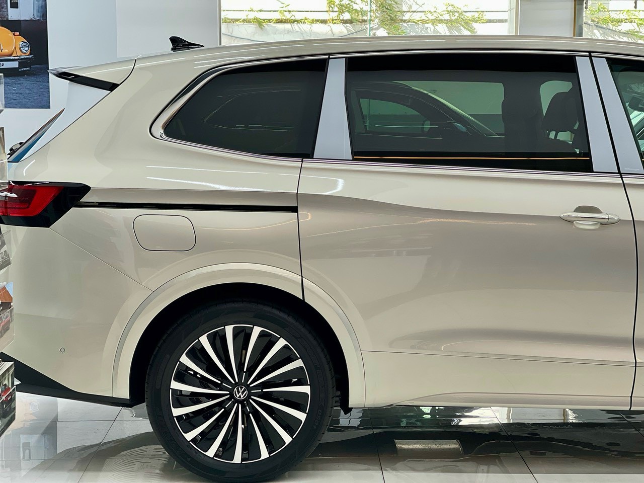 viloran luxury màu bạc (3)