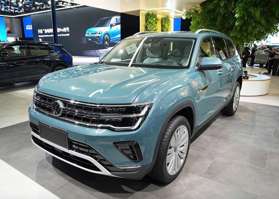 Mitsubishi Pajero Sport Gasoline 4x4 AT Premium - Hình 1